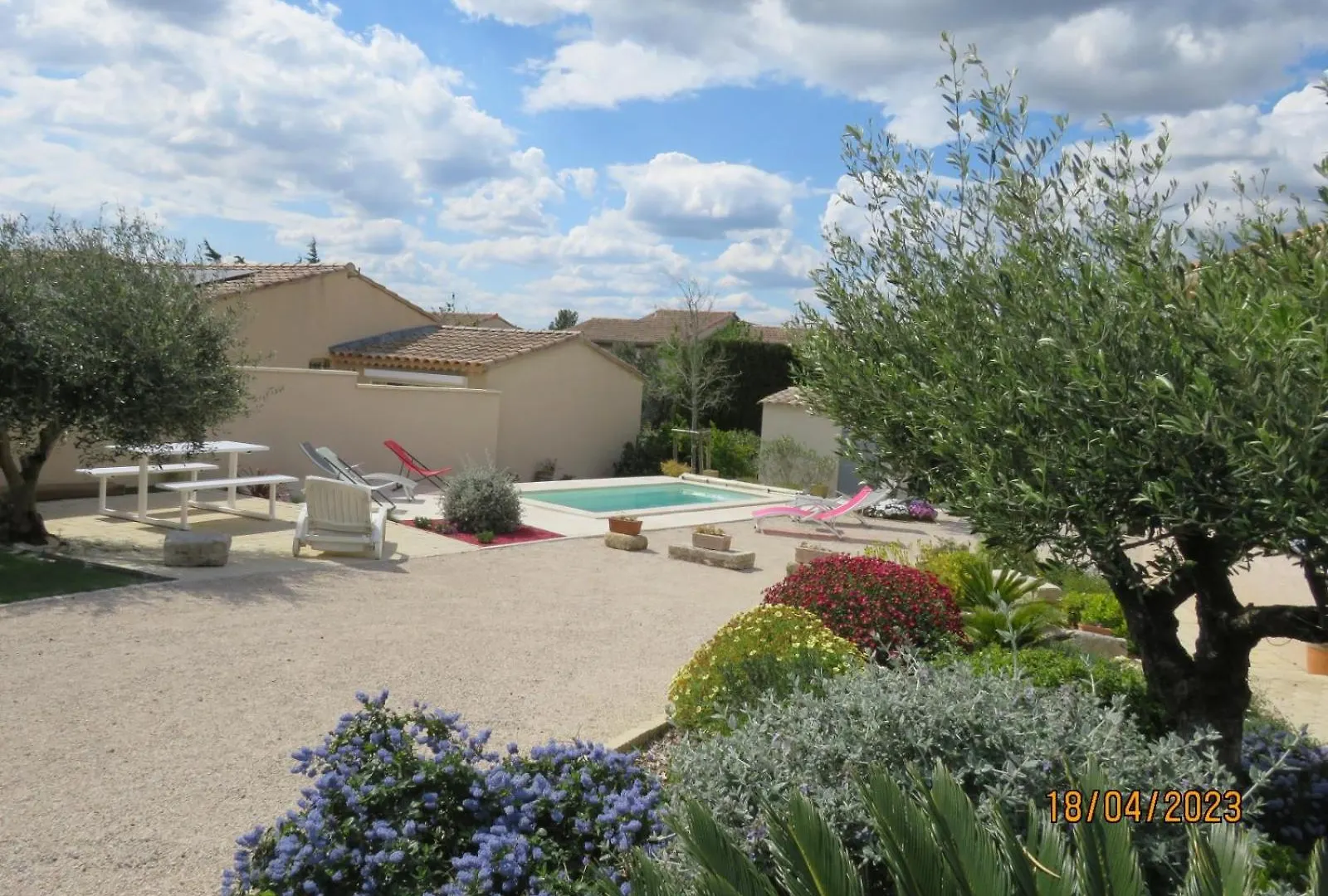 Holiday home Belle Maison Jardin Piscine Pres Avignon Villeneuve-les-Avignon