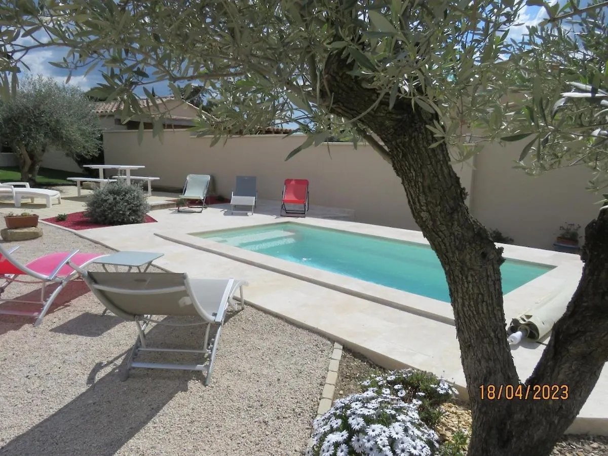 Holiday home Belle Maison Jardin Piscine Pres Avignon Villeneuve-les-Avignon