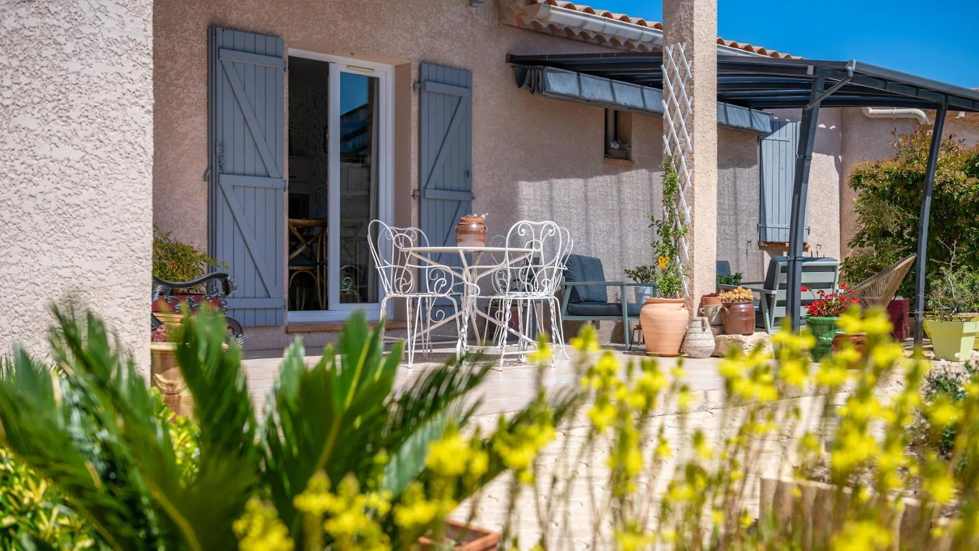 Hébergement de vacances Belle Maison Jardin Piscine Pres Avignon Villeneuve-lès-Avignon