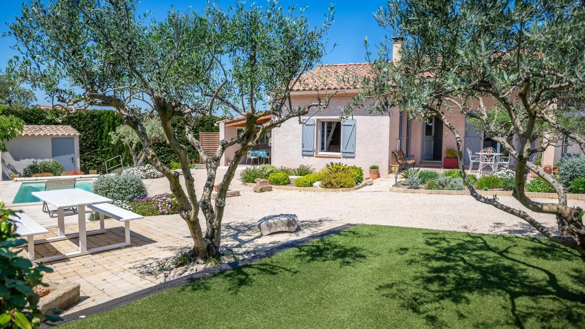 Hébergement de vacances Belle Maison Jardin Piscine Pres Avignon Villeneuve-lès-Avignon France