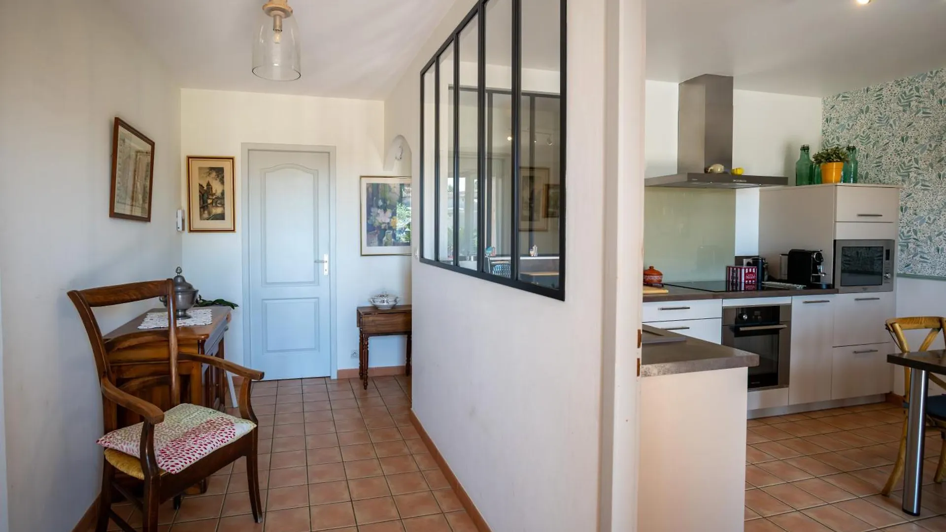 Belle Maison Jardin Piscine Pres Avignon Villeneuve-lès-Avignon 0*,  France