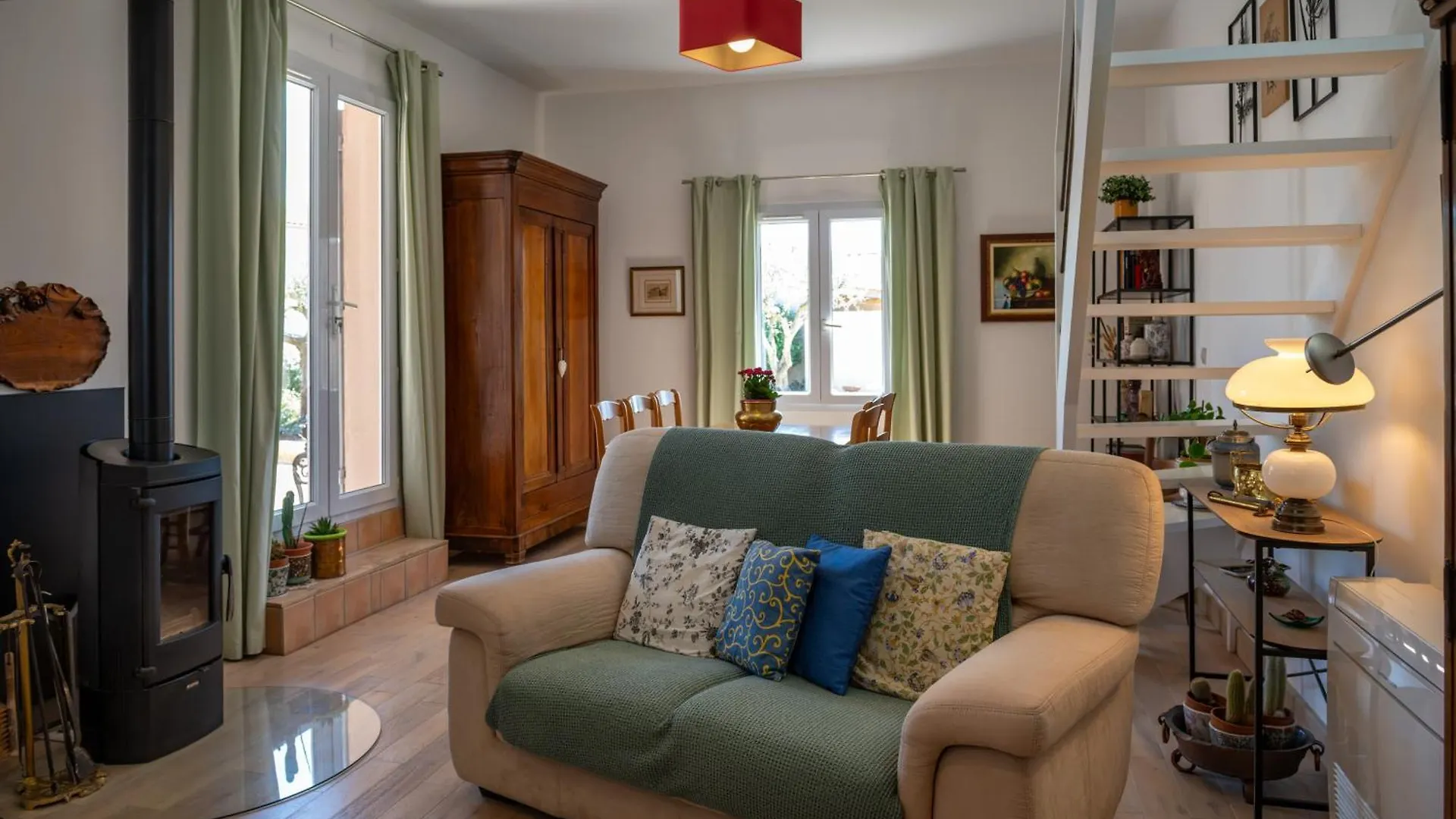 Hébergement de vacances Belle Maison Jardin Piscine Pres Avignon Villeneuve-lès-Avignon
